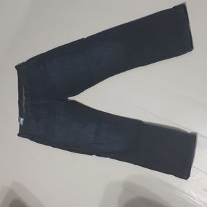 Levi's 100% cotton.  Size 32×30